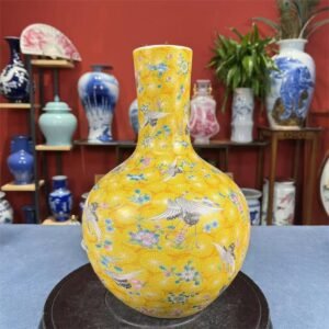 Handmade Jingdezhen luminous crane ceramic ornamental vase