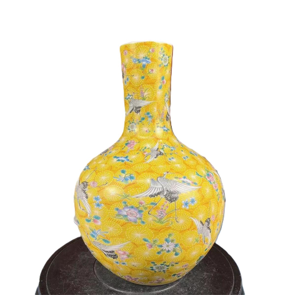 Handmade Jingdezhen luminous crane ceramic ornamental vase

